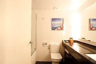 Urban District Apartments - Rambla Suites & Pool Barcelona 0*,  Spanien
