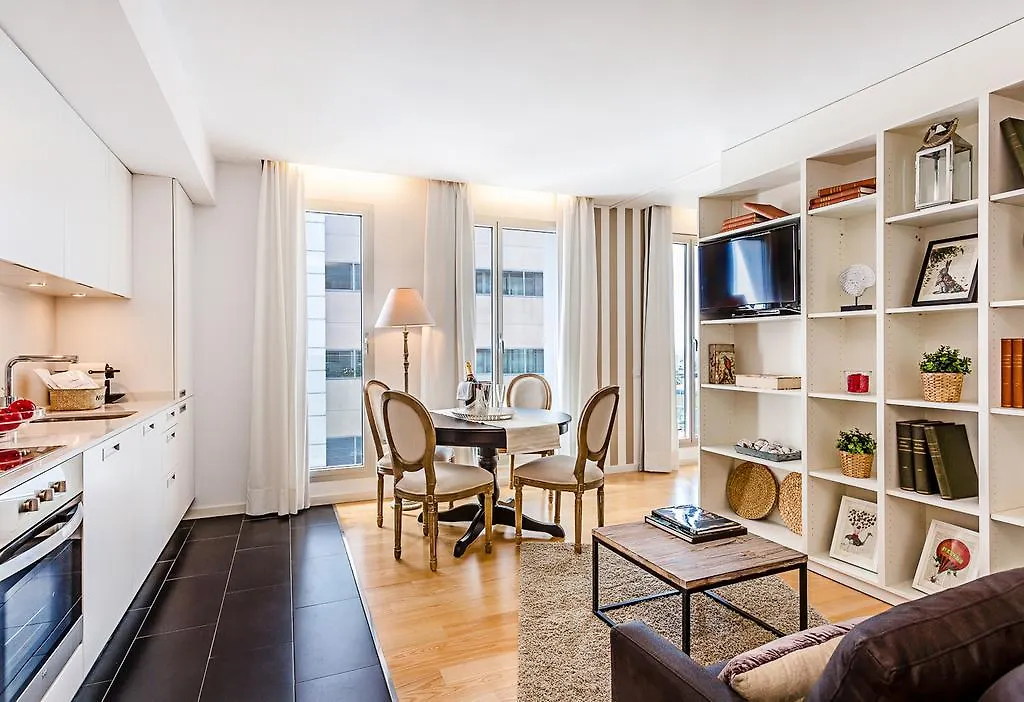 Urban District Apartments - Rambla Suites & Pool Barcelona
