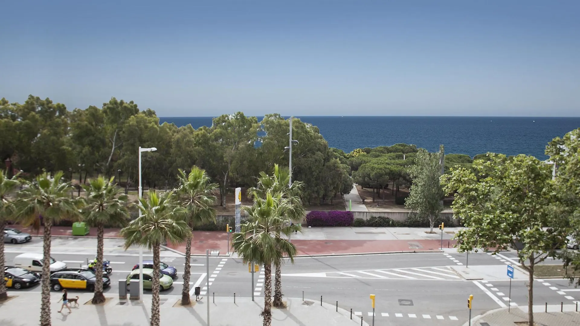 Urban District Apartments - Rambla Suites & Pool Barcelona