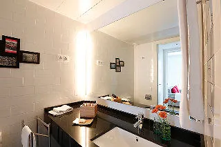 Urban District Apartments - Rambla Suites & Pool Barcelona Spain