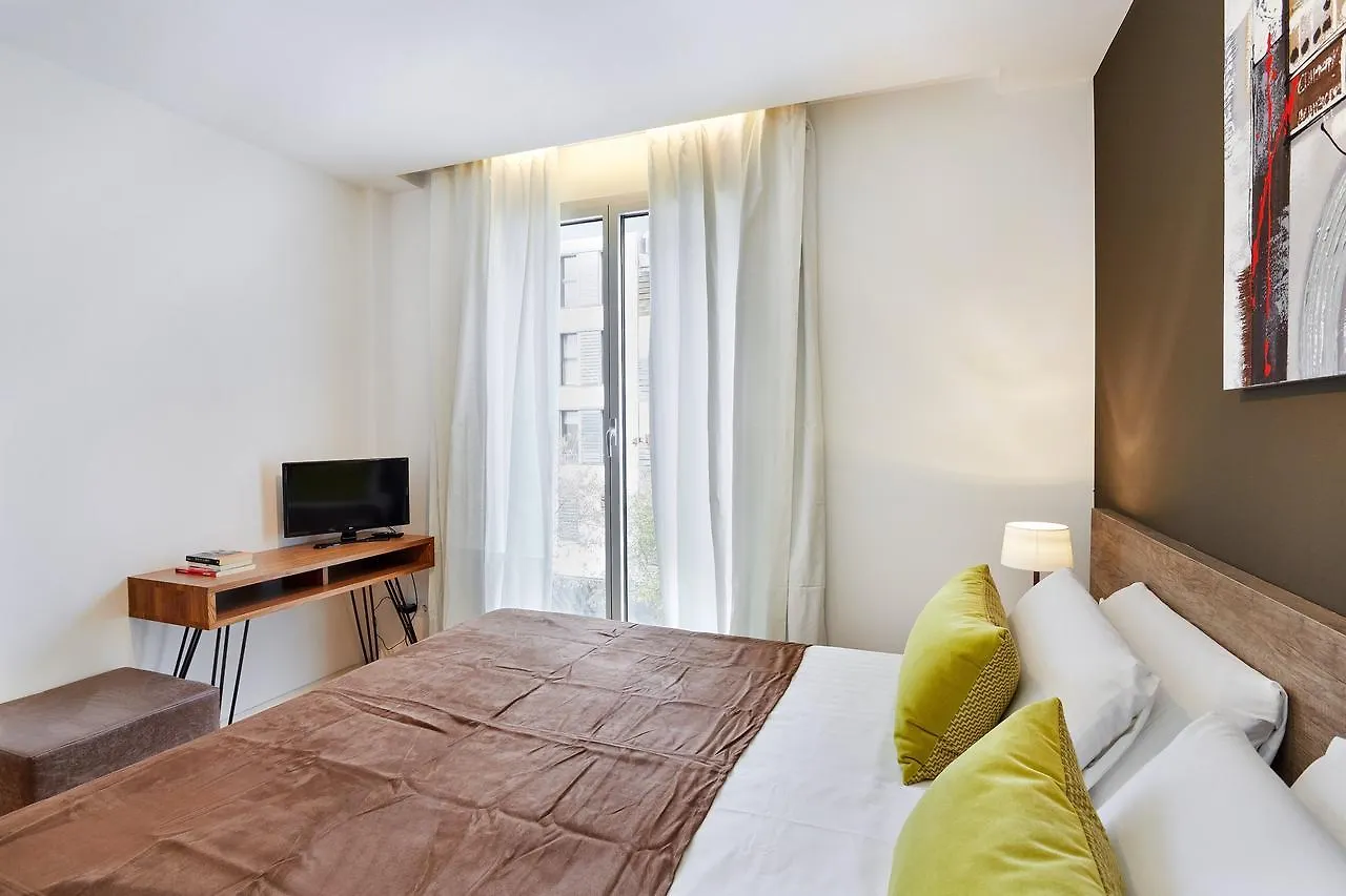 Urban District Apartments - Rambla Suites & Pool Barcelona