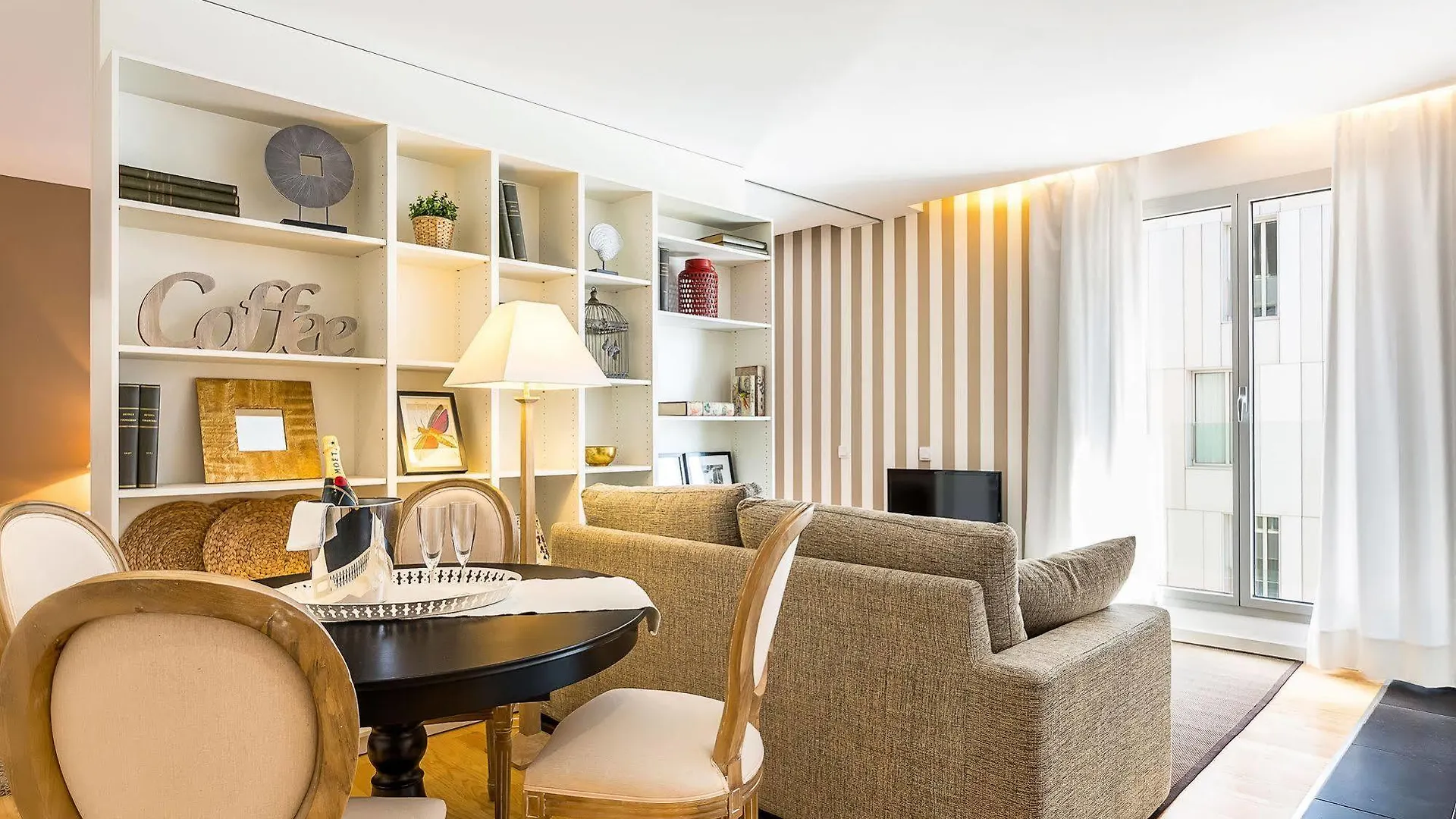 Urban District Apartments - Rambla Suites & Pool Barcelona 0*,