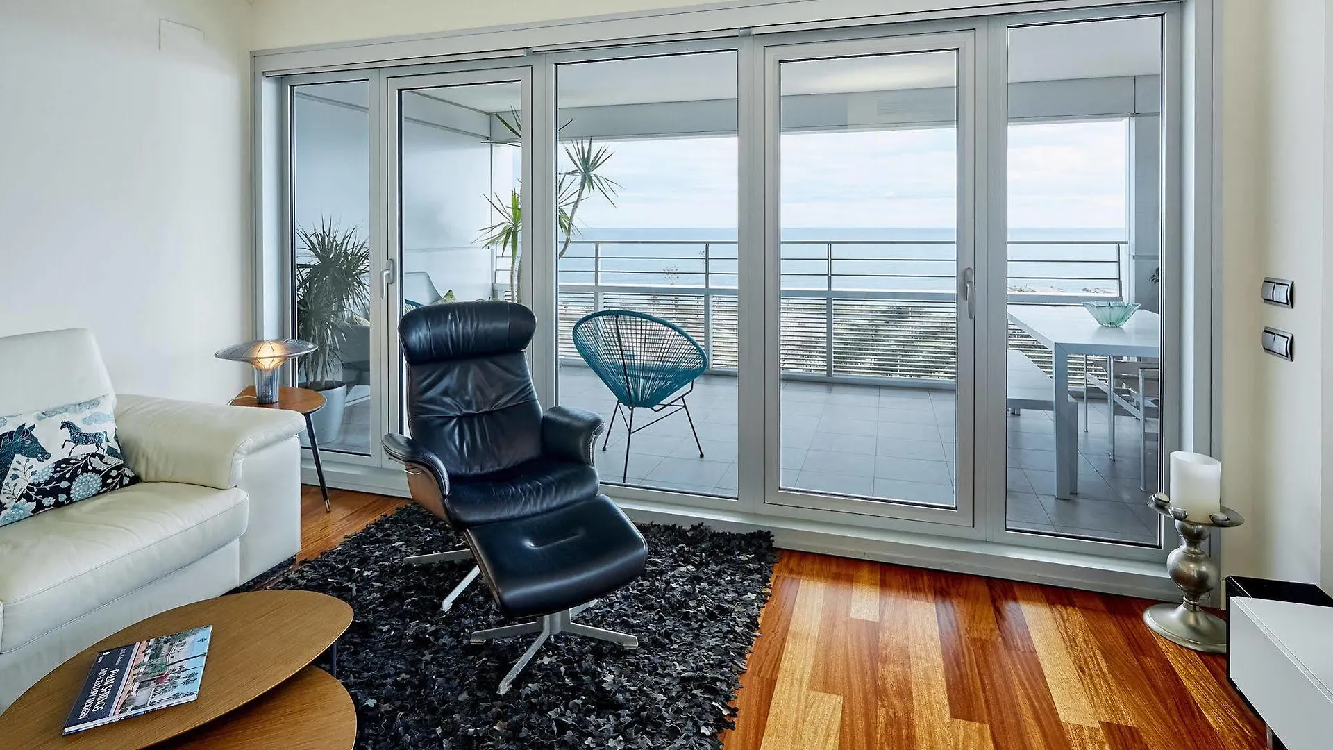 Urban District Apartments - Rambla Suites & Pool Barcelona Spain