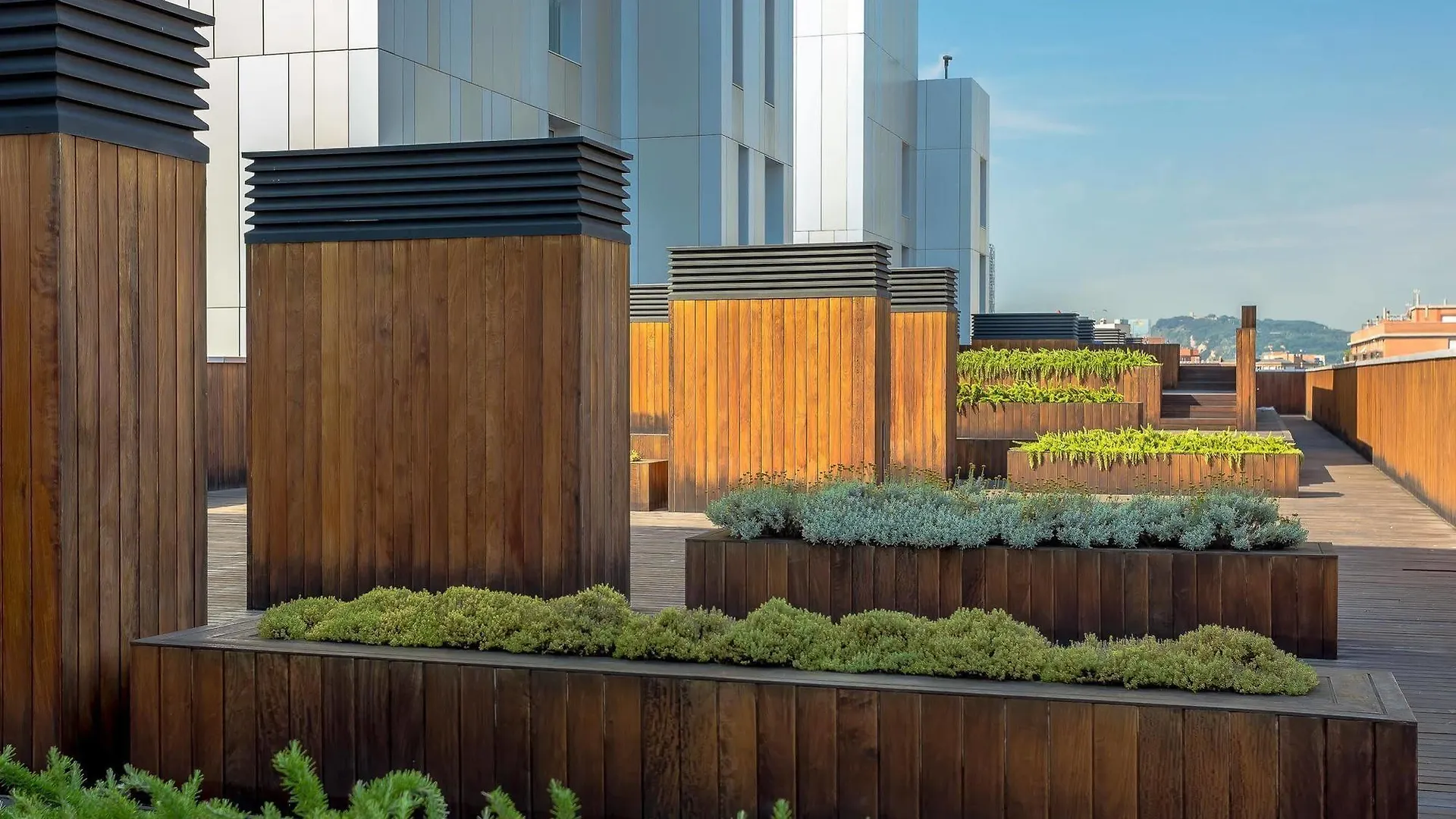 Urban District Apartments - Rambla Suites & Pool Barcelona