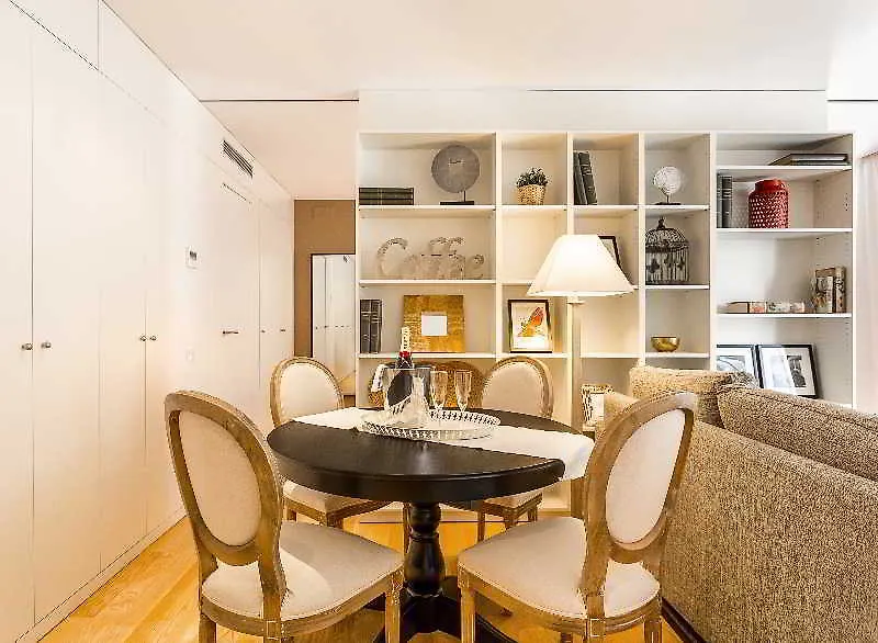 Urban District Apartments - Rambla Suites & Pool Barcelona